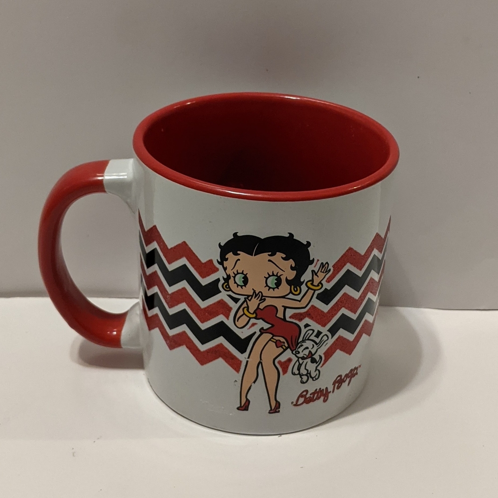 Betty Boop  White Coffee Mug 2014 Size 5 X 4.5"